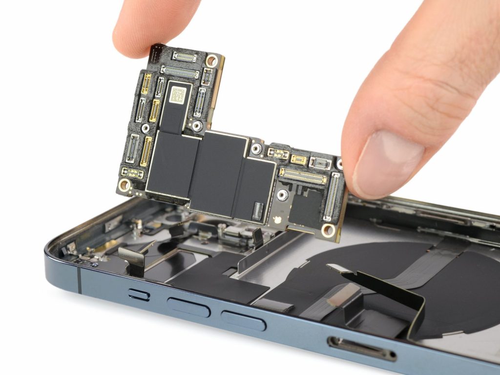 iphone motherboard repair, iphone cannot on, iphone auto restart, iphone stuck at logo, iphone black screen, iphone cant on